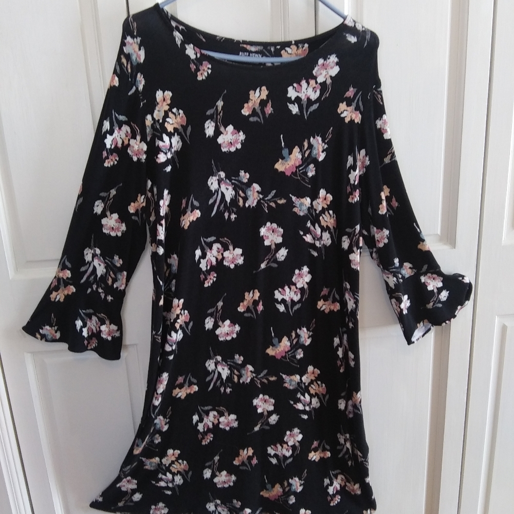 Dress - Picture 3 of 3